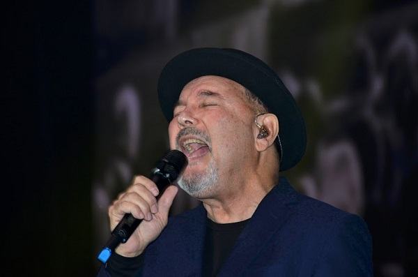 Rubén Blades while singing