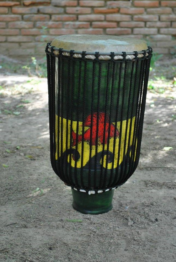 This is an arará drum